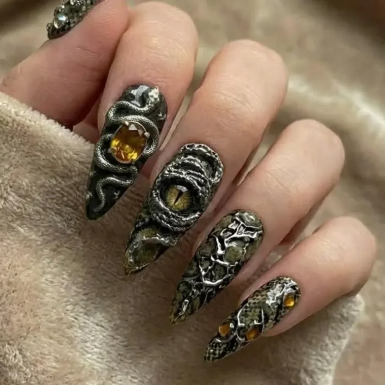 coiled gemstone, luxury press on, press on nails, custom press on nails, fake nails, Nails Art, stained glass nails, gold press on nails, 3d press on nails, luxury press on nails, handmade press on nails