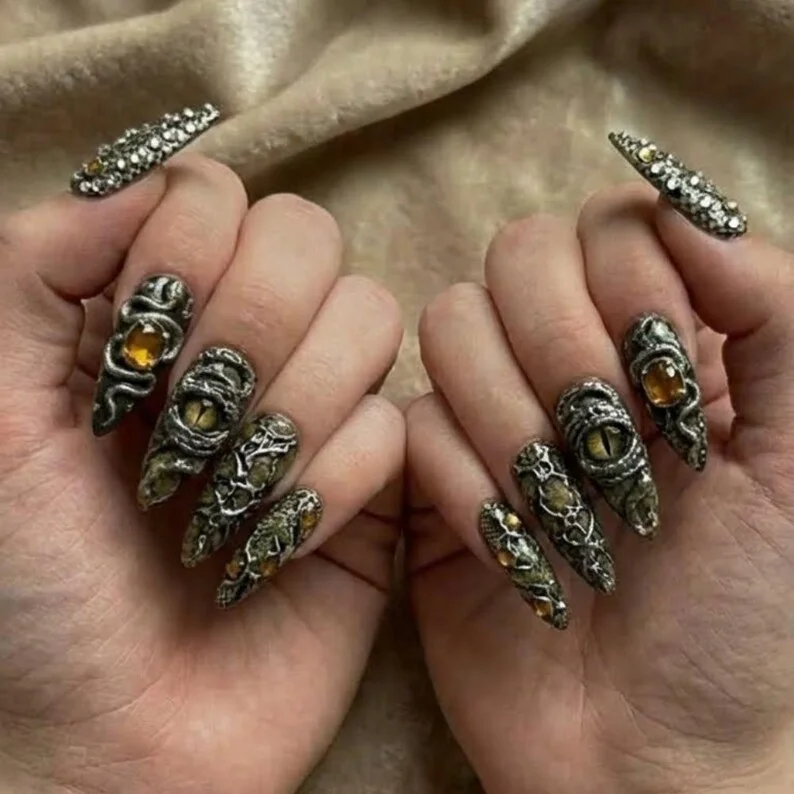 anaconda themed nails, anaconda queen nails, press on nails, custom press on nails, fake nails, Nails Art, stained glass nails, gold press on nails, 3d press on nails, luxury press on nails, handmade press on nails