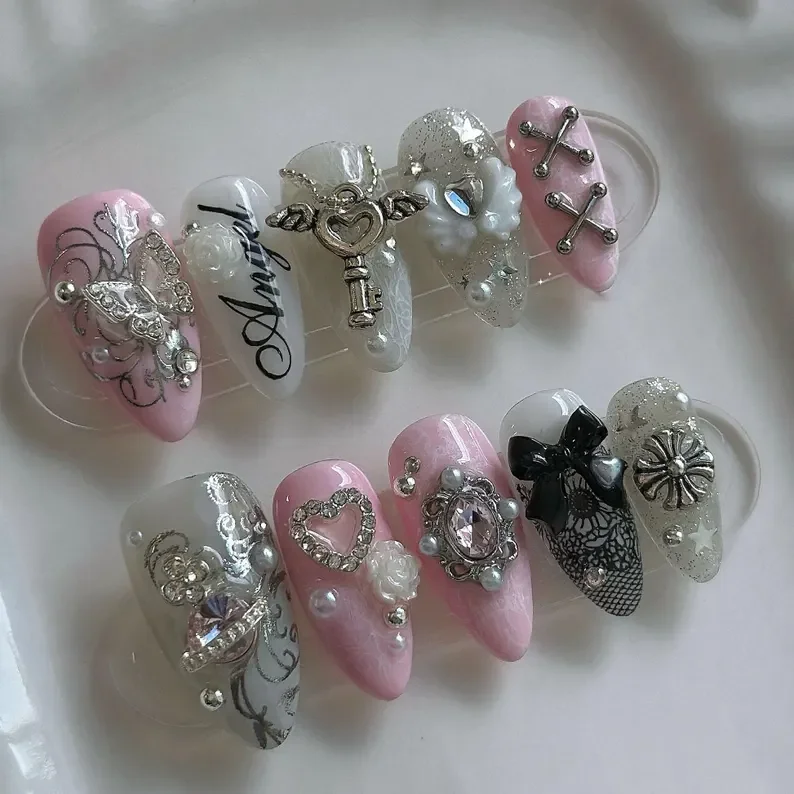 press on nails, custom press on nails, fake nails, Nails Art, stained glass nails, gold press on nails, 3d press on nails, luxury press on nails, handmade press on nails