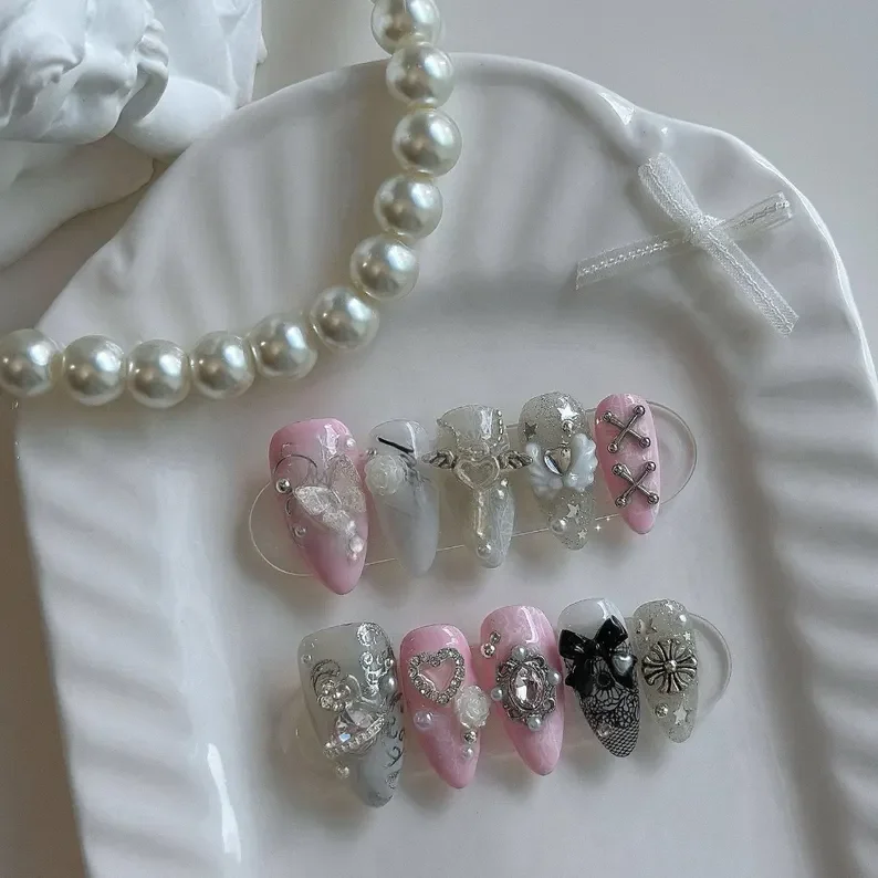 press on nails, custom press on nails, fake nails, Nails Art, stained glass nails, gold press on nails, 3d press on nails, luxury press on nails, handmade press on nails