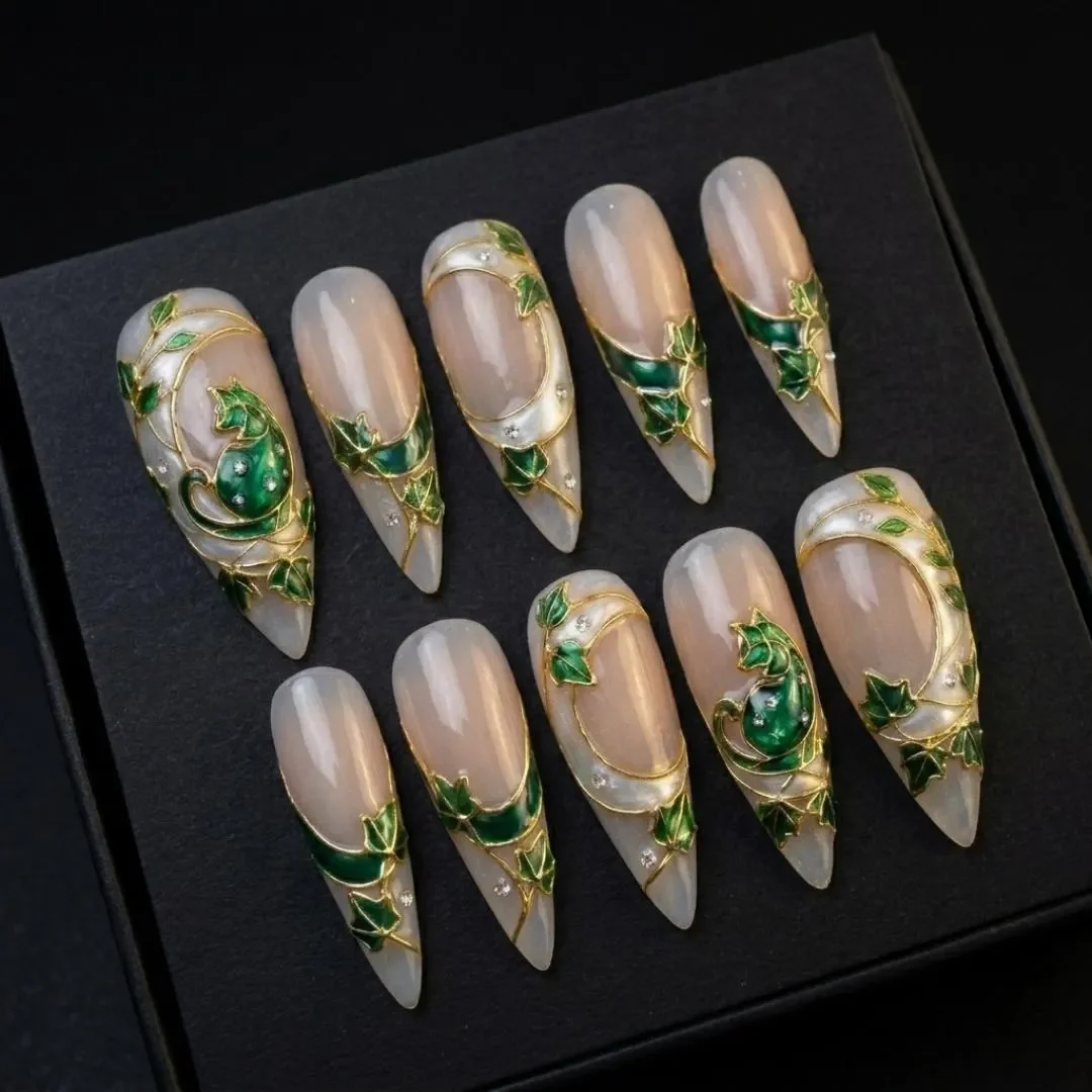 press on nails, custom press on nails, fake nails, Nails Art, stained glass nails, gold press on nails, 3d press on nails, luxury press on nails, handmade press on nails