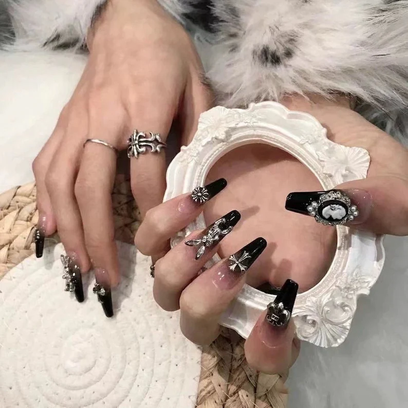 press on nails, custom press on nails, fake nails, Nails Art, stained glass nails, gold press on nails, 3d press on nails, luxury press on nails, handmade press on nails