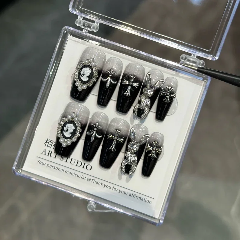 press on nails, custom press on nails, fake nails, Nails Art, stained glass nails, gold press on nails, 3d press on nails, luxury press on nails, handmade press on nails