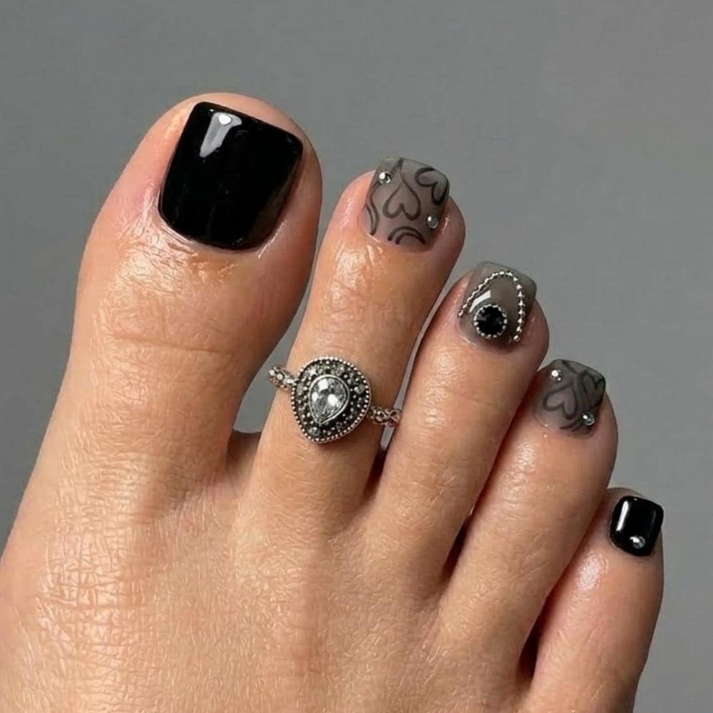 black goth, heart press on, press on nails, custom press on nails, fake nails, Nails Art, stained glass nails, gold press on nails, 3d press on nails, luxury press on nails, handmade press on nails