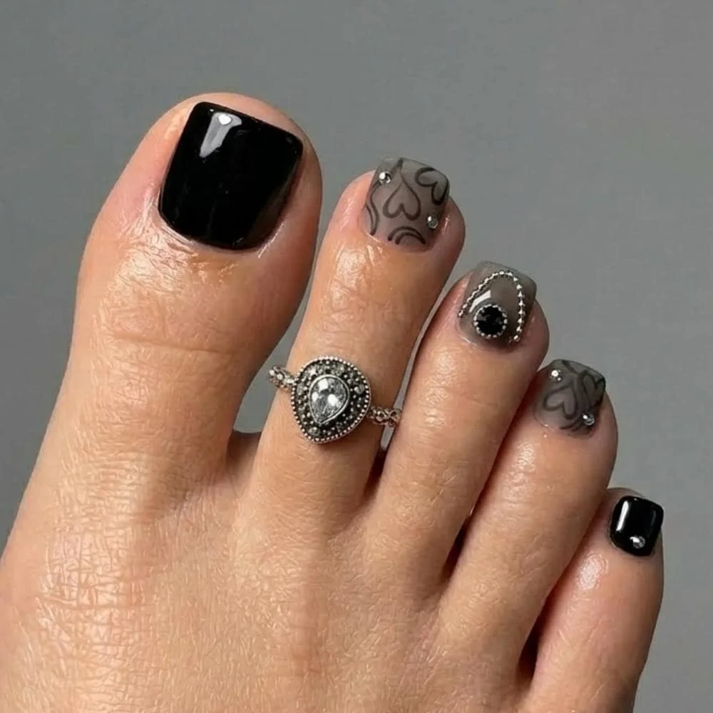 black goth, heart press on, press on nails, custom press on nails, fake nails, Nails Art, stained glass nails, gold press on nails, 3d press on nails, luxury press on nails, handmade press on nails