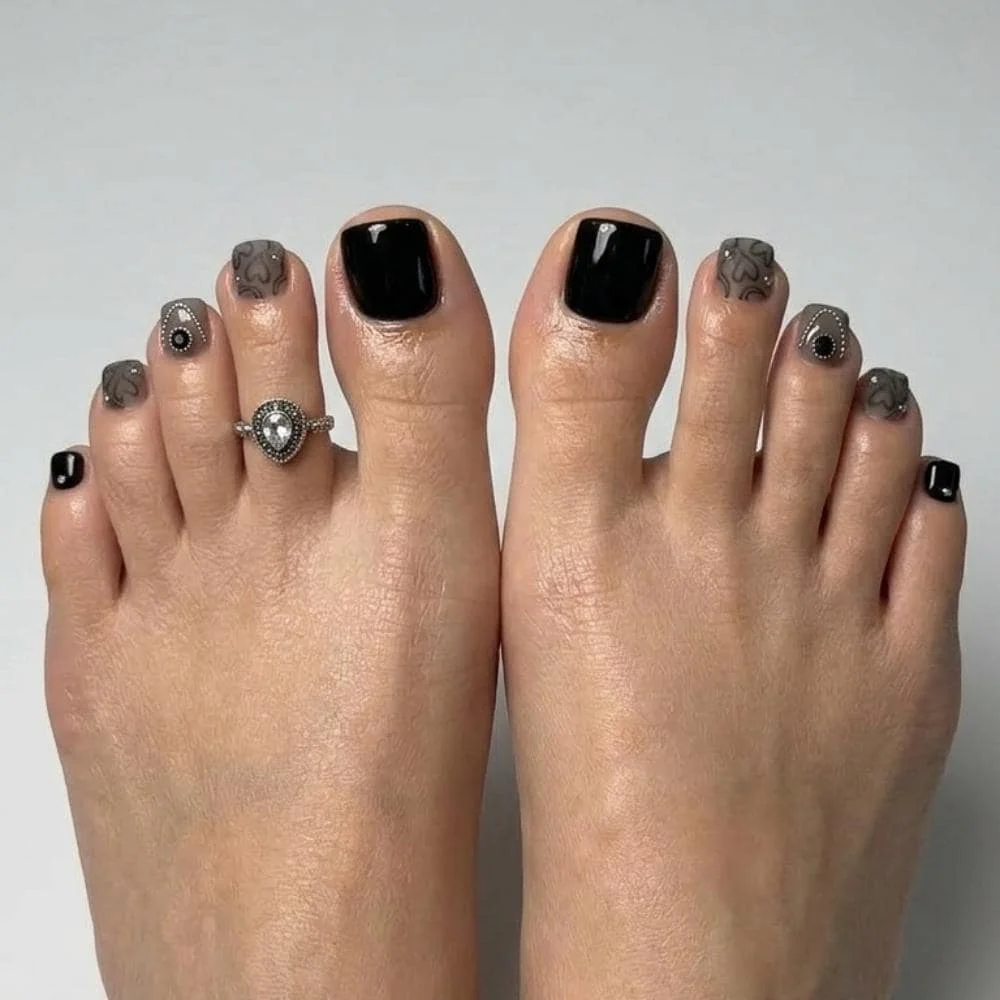 toes press ons, smoky grey, press on nails, custom press on nails, fake nails, Nails Art, stained glass nails, gold press on nails, 3d press on nails, luxury press on nails, handmade press on nails