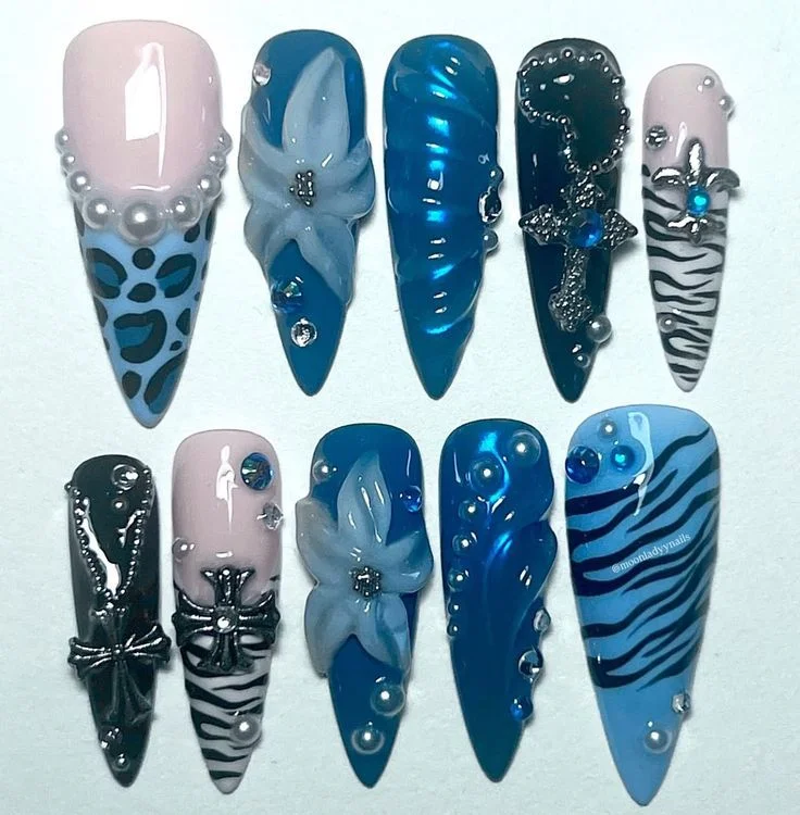 press on nails, custom press on nails, fake nails, Nails Art, stained glass nails, gold press on nails, 3d press on nails, luxury press on nails, handmade press on nails