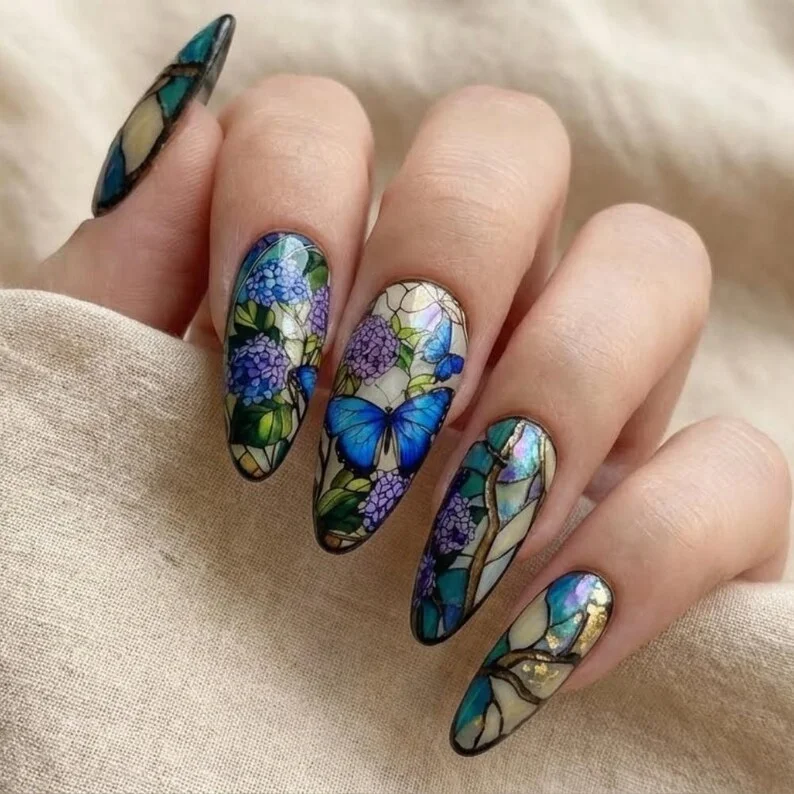 nature nail art, floral nail art, press on nails, custom press on nails, fake nails, Nails Art, stained glass nails, gold press on nails, 3d press on nails, luxury press on nails, handmade press on nails