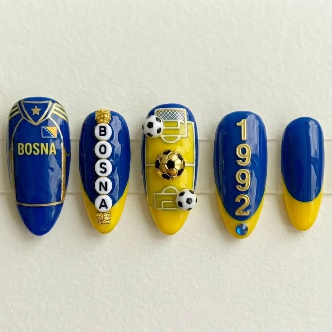 press on nails, custom press on nails, fake nails, Nails Art, stained glass nails, gold press on nails, 3d press on nails, luxury press on nails, handmade press on nails