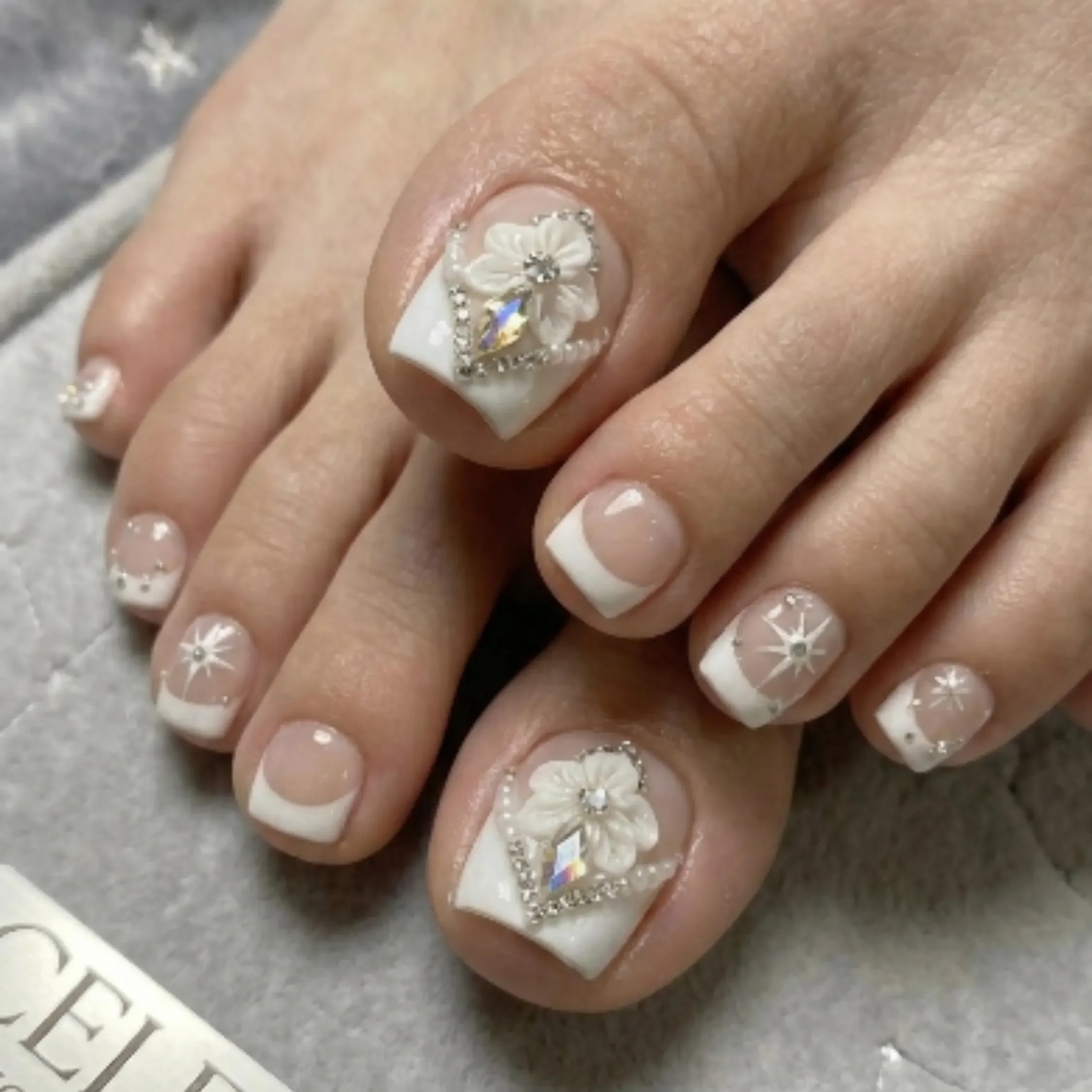 bridal pearl, 3D flower, press on nails, custom press on nails, fake nails, Nails Art, stained glass nails, gold press on nails, 3d press on nails, luxury press on nails, handmade press on nails