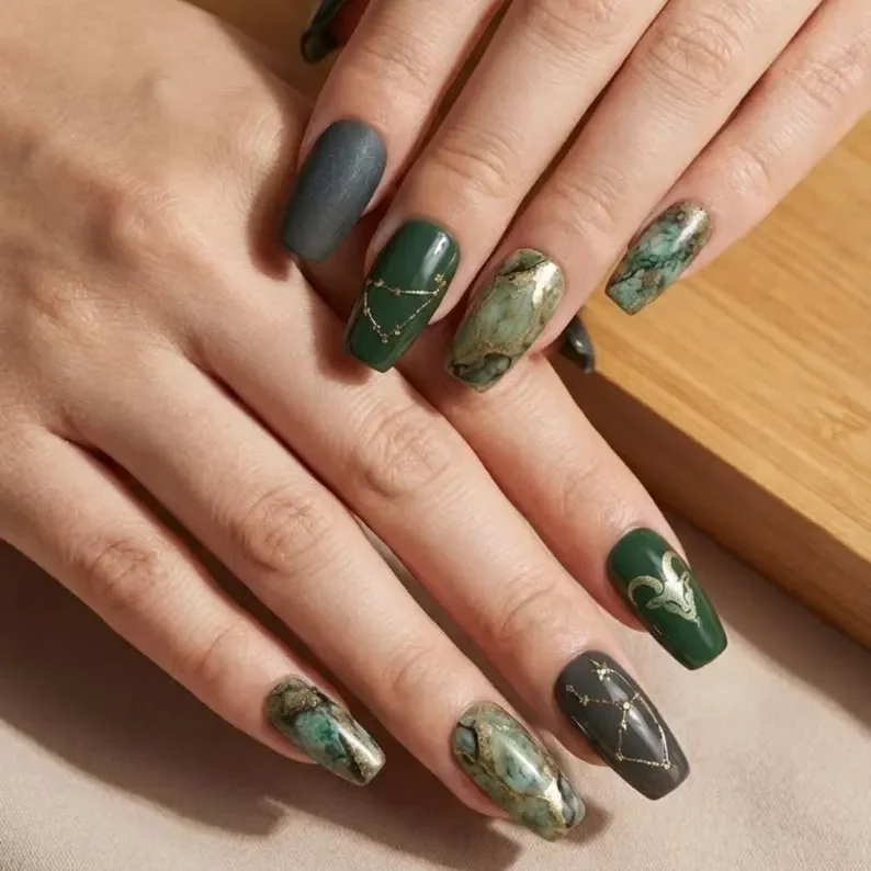 Marble press on nails, Green gemstone nails, press on nails, custom press on nails, fake nails, Nails Art, stained glass nails, gold press on nails, 3d press on nails, luxury press on nails, handmade press on nails