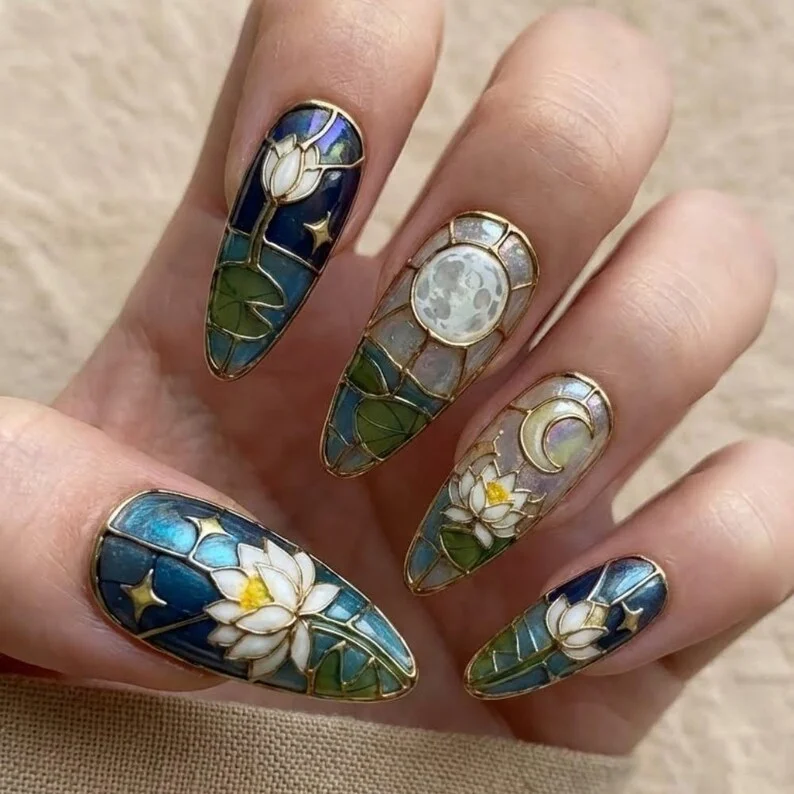 press-on nails, starry night nails, press on nails, custom press on nails, fake nails, Nails Art, stained glass nails, gold press on nails, 3d press on nails, luxury press on nails, handmade press on nails