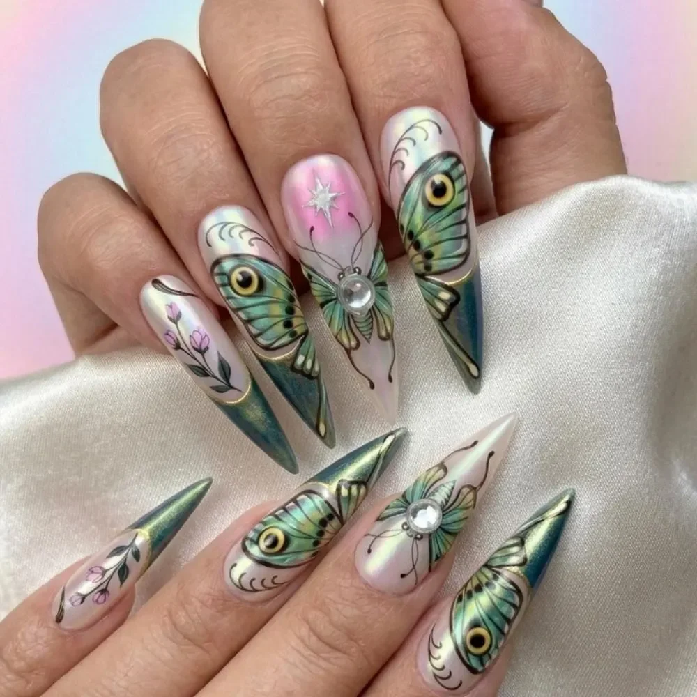 press on nails, custom press on nails, fake nails, Nails Art, stained glass nails, gold press on nails, 3d press on nails, luxury press on nails, handmade press on nails