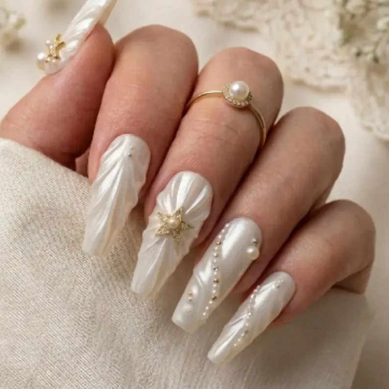 bridal nails, wedding nails, press on nails, custom press on nails, fake nails, Nails Art, stained glass nails, gold press on nails, 3d press on nails, luxury press on nails, handmade press on nails