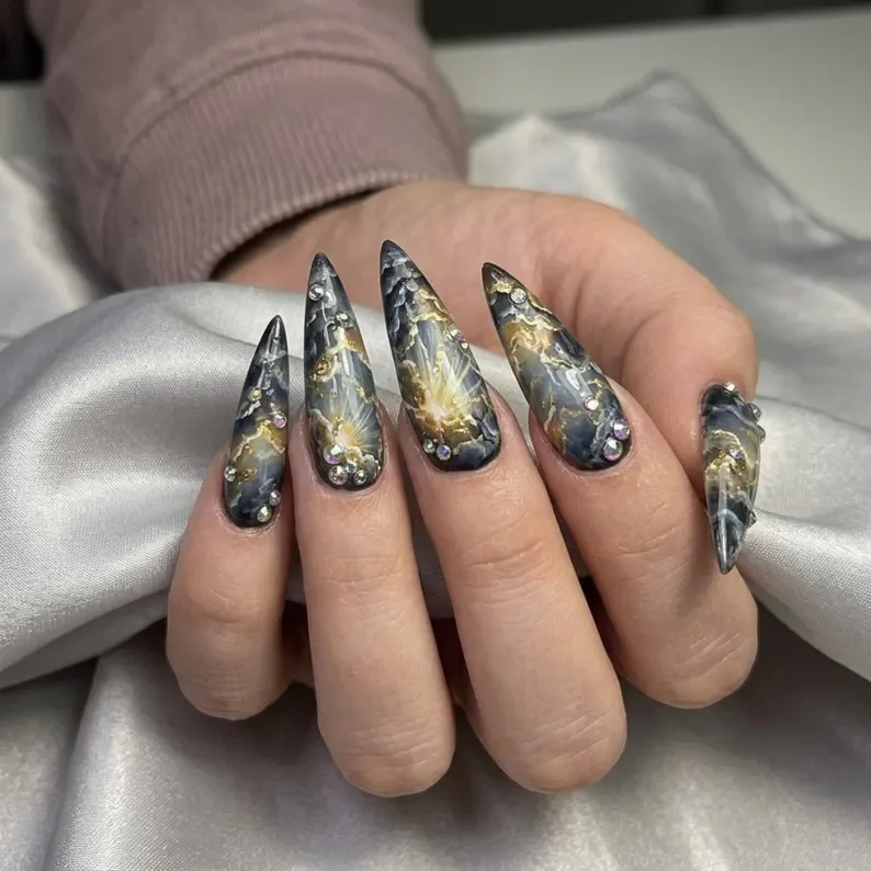 press on nails, custom press on nails, fake nails, Nails Art, stained glass nails, gold press on nails, 3d press on nails, luxury press on nails, handmade press on nails