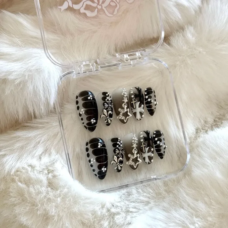 press on nails, custom press on nails, fake nails, Nails Art, stained glass nails, gold press on nails, 3d press on nails, luxury press on nails, handmade press on nails