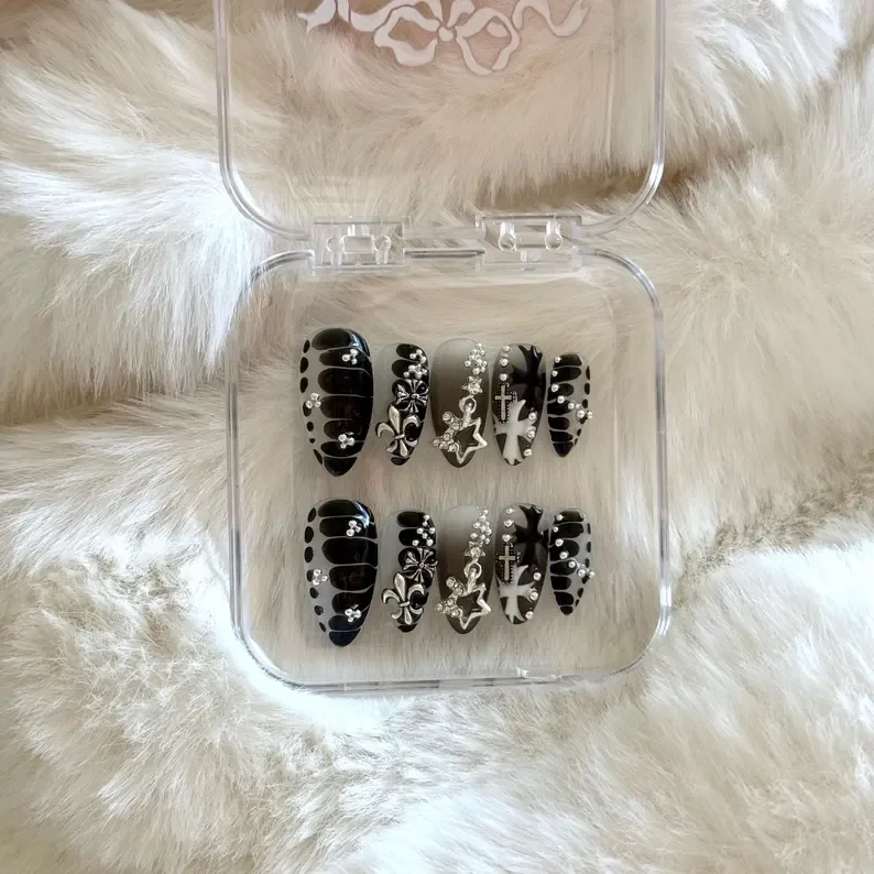 press on nails, custom press on nails, fake nails, Nails Art, stained glass nails, gold press on nails, 3d press on nails, luxury press on nails, handmade press on nails