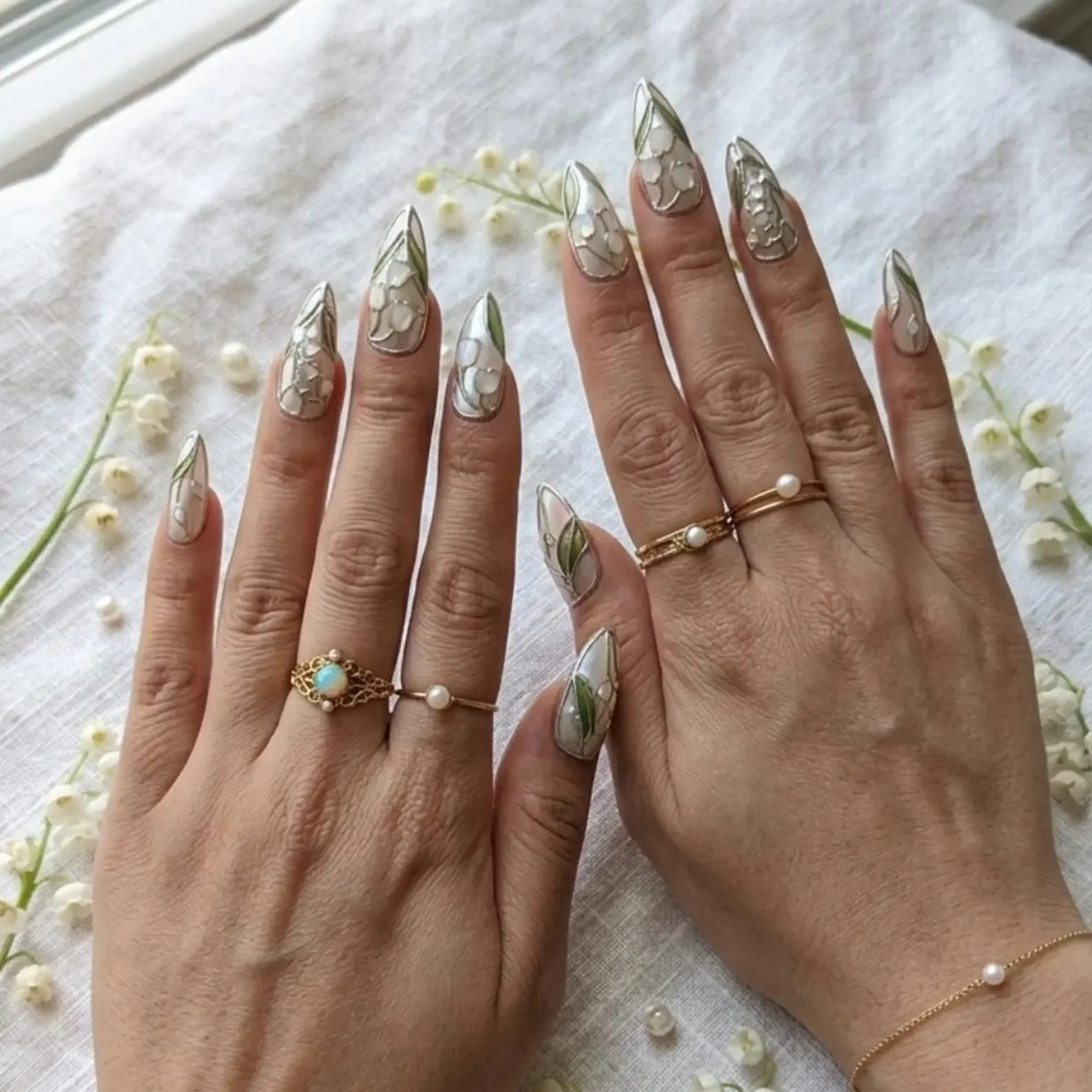 luxury manicure, press on nails, custom press on nails, fake nails, Nails Art, stained glass nails, gold press on nails, 3d press on nails, luxury press on nails, handmade press on nails