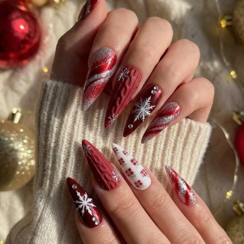 press on nails, christmas nails, custom press on nails, fake nails, Nails Art, stained glass nails, gold press on nails, 3d press on nails, luxury press on nails, handmade press on nails