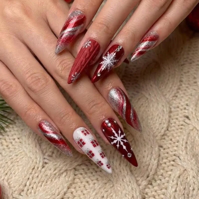 sweater nail art, festive manicure, press on nails, custom press on nails, fake nails, Nails Art, stained glass nails, gold press on nails, 3d press on nails, luxury press on nails, handmade press on nails