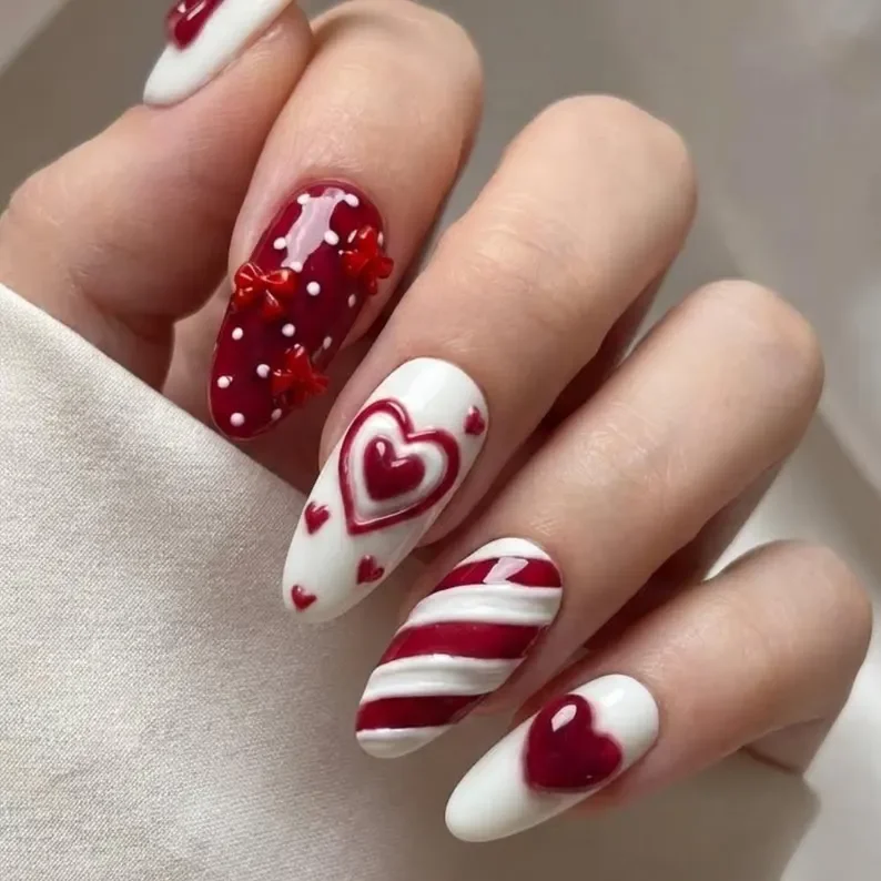 heart nail art, sweetheart nail design, press on nails, custom press on nails, fake nails, Nails Art, stained glass nails, gold press on nails, 3d press on nails, luxury press on nails, handmade press on nails