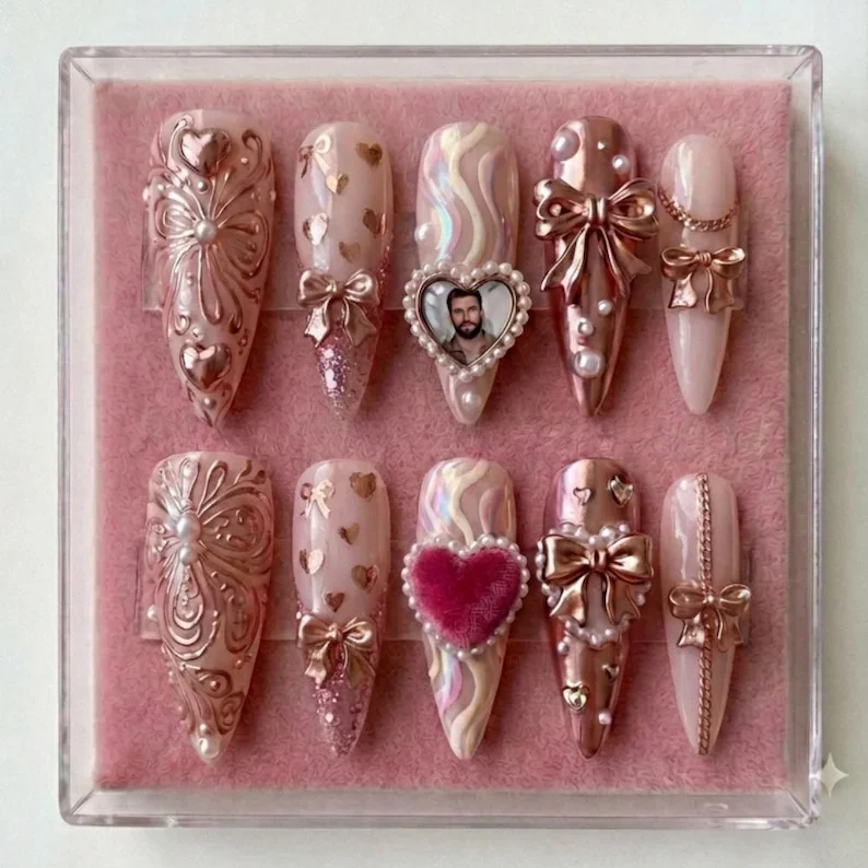 custom portrait nails, valentine press on, press on nails, custom press on nails, fake nails, Nails Art, stained glass nails, gold press on nails, 3d press on nails, luxury press on nails, handmade press on nails