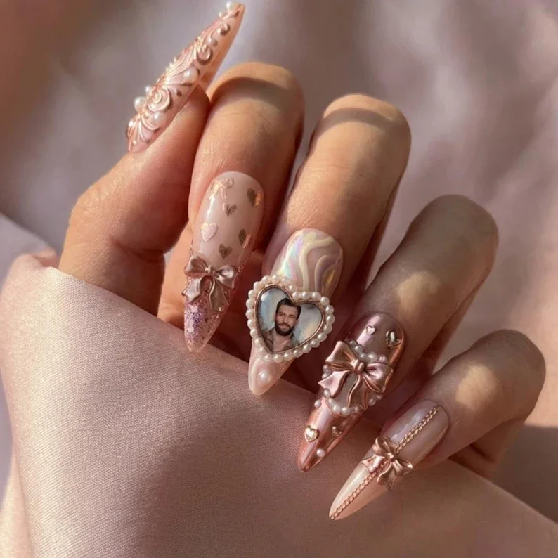 personalized photo gift, photo portrait nails, press on nails, custom press on nails, fake nails, Nails Art, stained glass nails, gold press on nails, 3d press on nails, luxury press on nails, handmade press on nails
