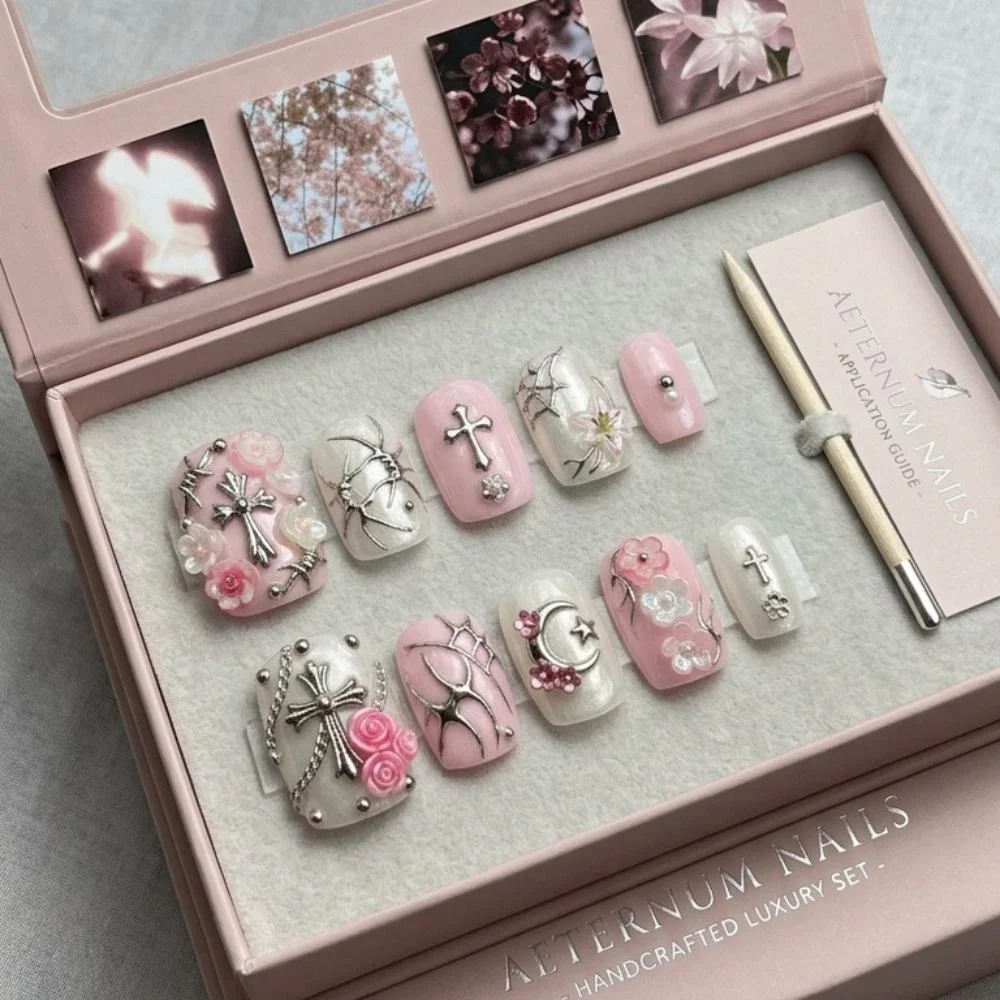 press on nails, custom press on nails, fake nails, Nails Art, stained glass nails, gold press on nails, 3d press on nails, luxury press on nails, handmade press on nails