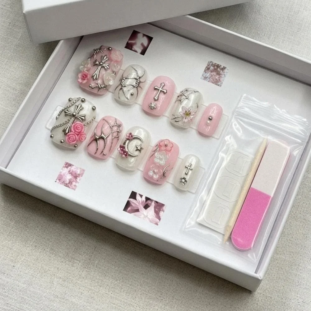 press on nails, custom press on nails, fake nails, Nails Art, stained glass nails, gold press on nails, 3d press on nails, luxury press on nails, handmade press on nails