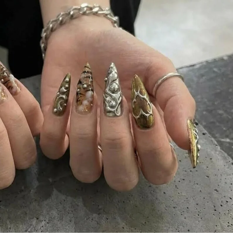 multichrome nails, heart press ons, press on nails, custom press on nails, fake nails, Nails Art, stained glass nails, gold press on nails, 3d press on nails, luxury press on nails, handmade press on nails