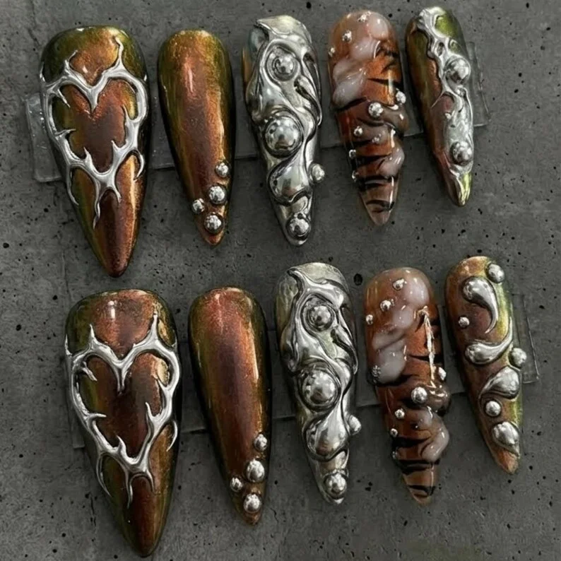 cyber molten heart, press on nails, custom press on nails, fake nails, Nails Art, stained glass nails, gold press on nails, 3d press on nails, luxury press on nails, handmade press on nails