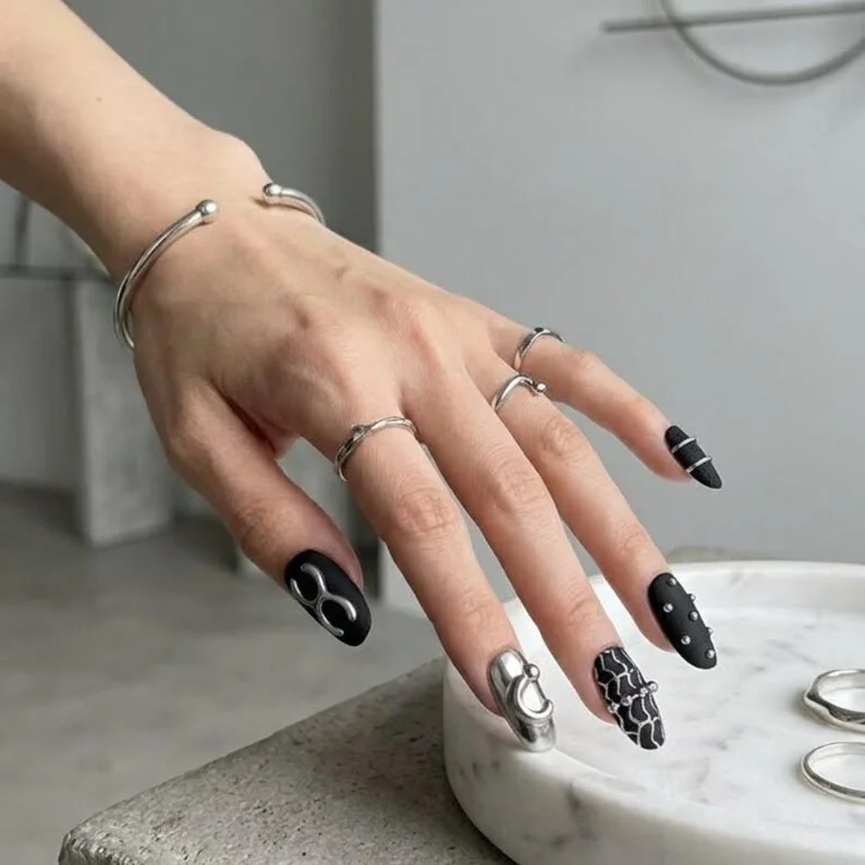 liquid silver nails, 3D metal art, press on nails, custom press on nails, fake nails, Nails Art, stained glass nails, gold press on nails, 3d press on nails, luxury press on nails, handmade press on nails