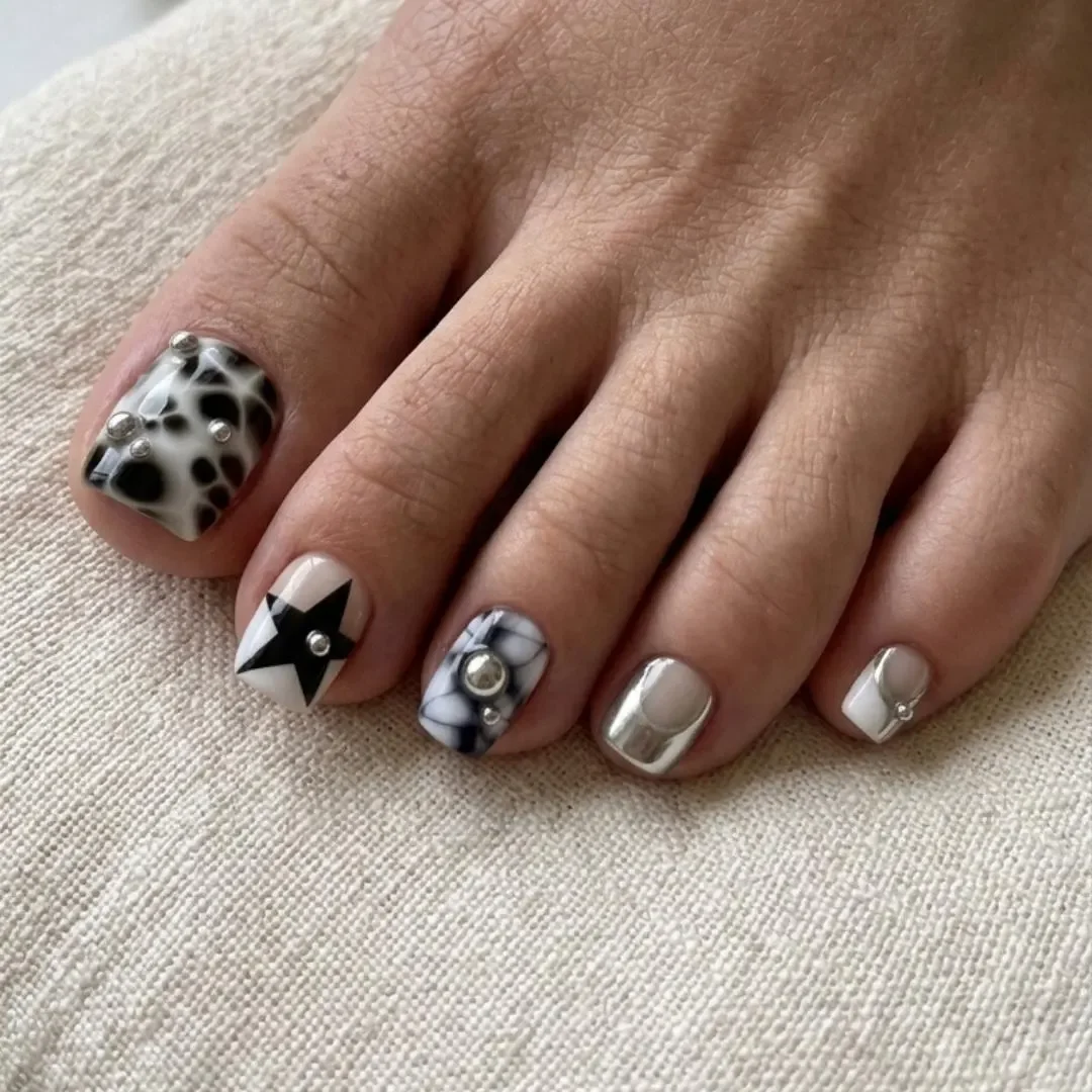 star nail design, silver chrome tips, press on nails, custom press on nails, fake nails, Nails Art, stained glass nails, gold press on nails, 3d press on nails, luxury press on nails, handmade press on nails
