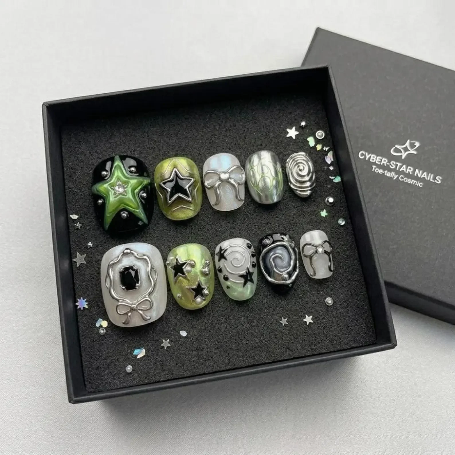 fake toe nails, cybercore toe nails, press on nails, custom press on nails, fake nails, Nails Art, stained glass nails, gold press on nails, 3d press on nails, luxury press on nails, handmade press on nails