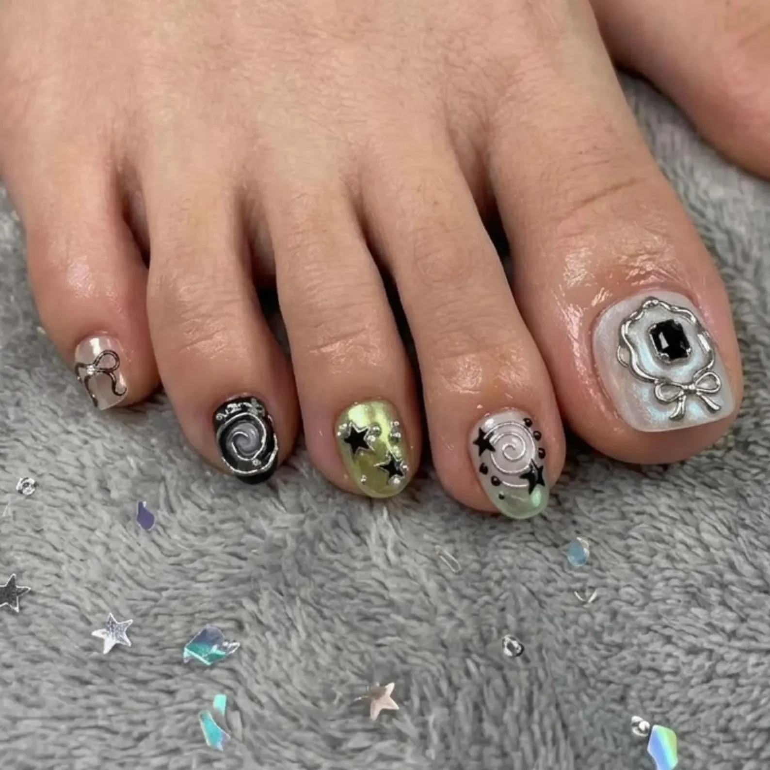 green chrome toe nails, y2k star bow, press on nails, custom press on nails, fake nails, Nails Art, stained glass nails, gold press on nails, 3d press on nails, luxury press on nails, handmade press on nails