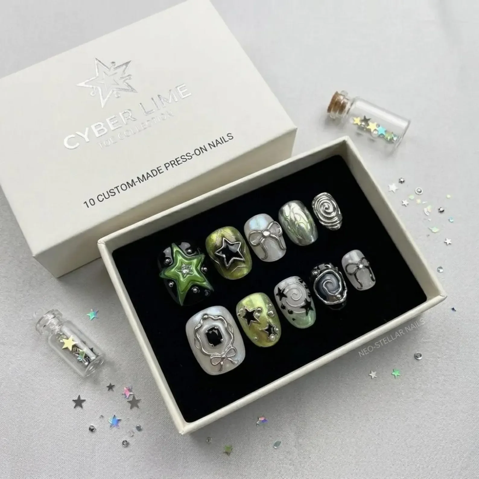 fake toe nails, cybercore toe nails, press on nails, custom press on nails, fake nails, Nails Art, stained glass nails, gold press on nails, 3d press on nails, luxury press on nails, handmade press on nails