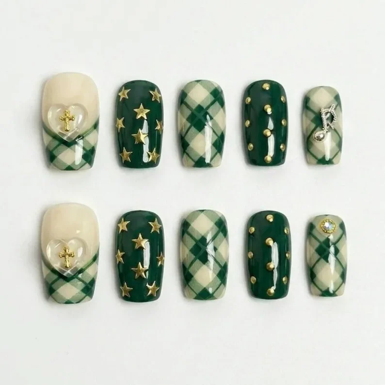 press on nails, custom press on nails, fake nails, Nails Art, stained glass nails, gold press on nails, 3d press on nails, luxury press on nails, handmade press on nails