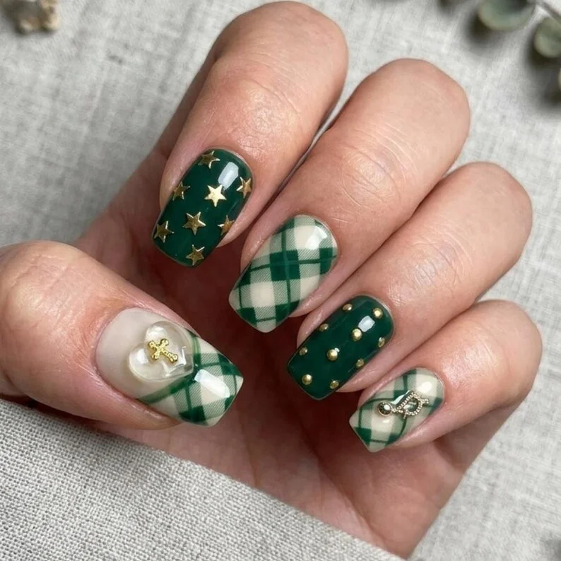press on nails, custom press on nails, fake nails, Nails Art, stained glass nails, gold press on nails, 3d press on nails, luxury press on nails, handmade press on nails