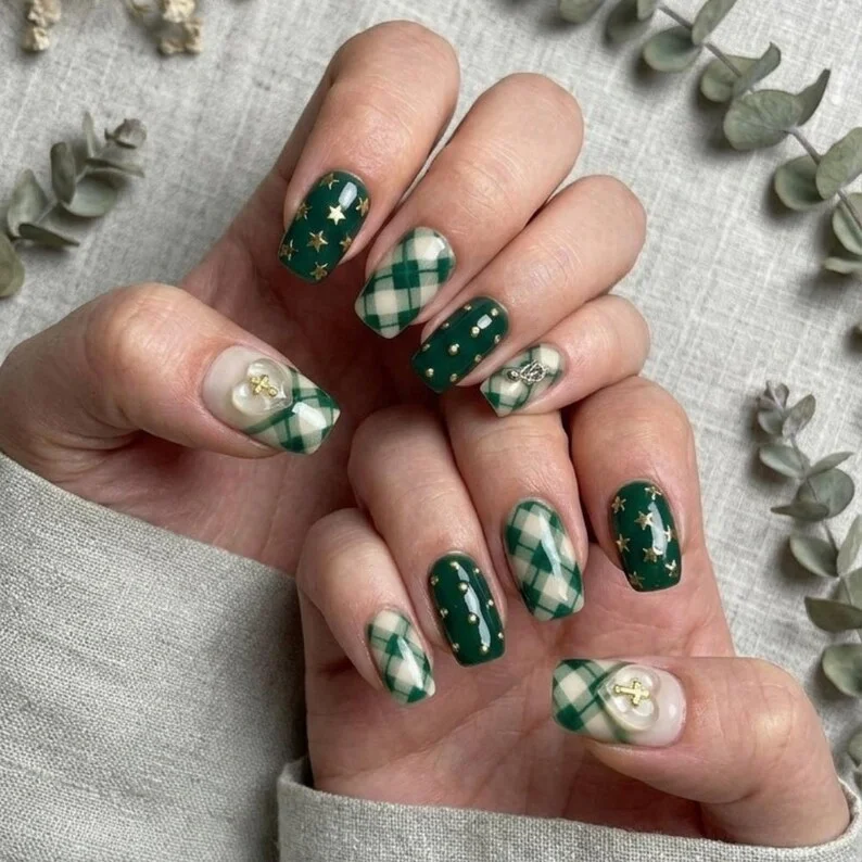 press on nails, custom press on nails, fake nails, Nails Art, stained glass nails, gold press on nails, 3d press on nails, luxury press on nails, handmade press on nails