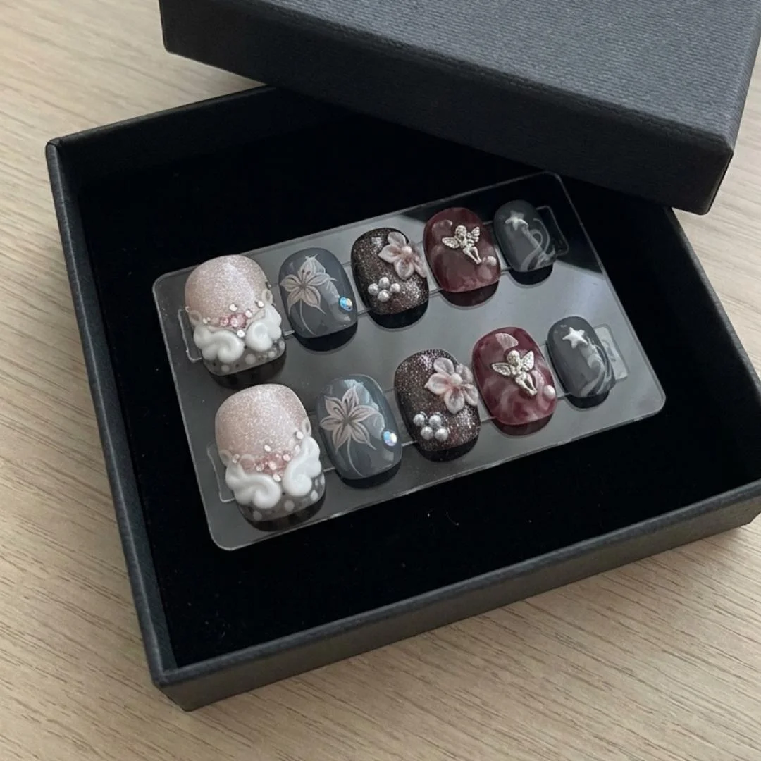press on nails, custom press on nails, fake nails, Nails Art, stained glass nails, gold press on nails, 3d press on nails, luxury press on nails, handmade press on nails