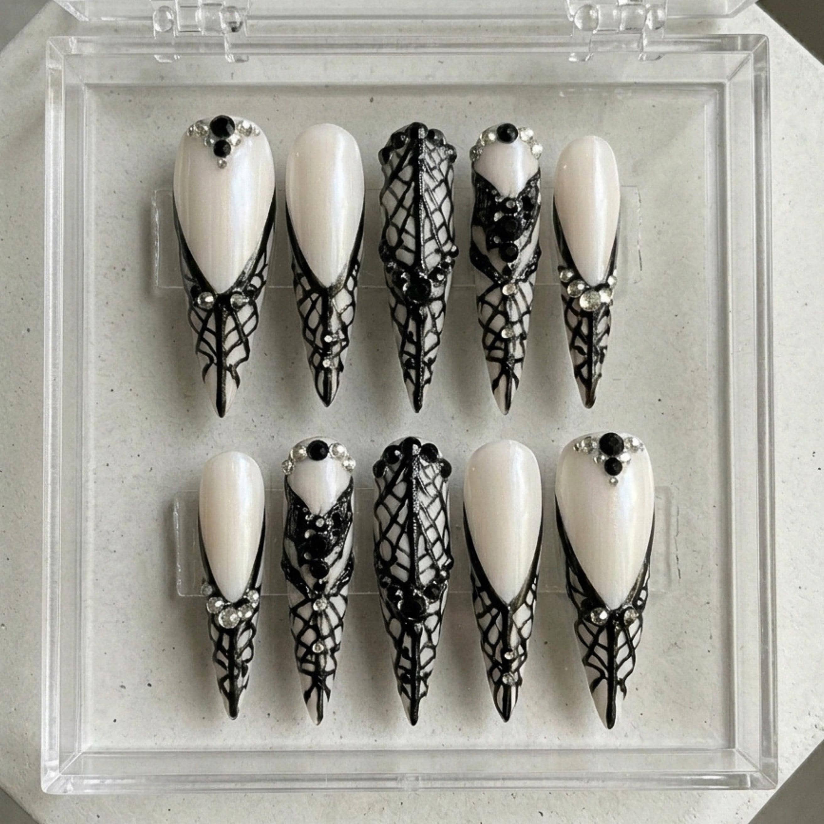 press on nails, custom press on nails, fake nails, Nails Art, stained glass nails, gold press on nails, 3d press on nails, luxury press on nails, handmade press on nails