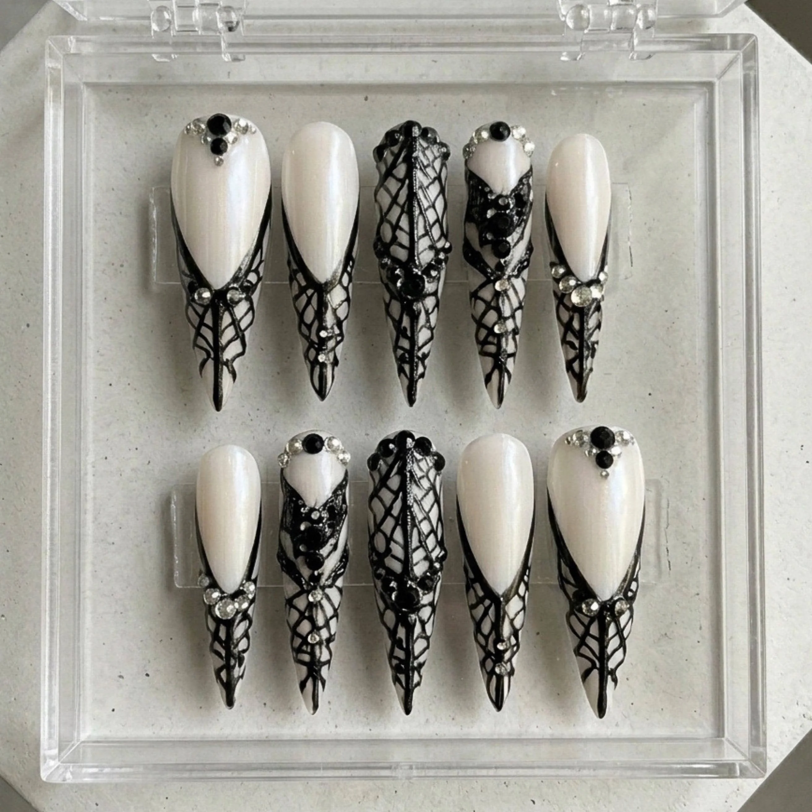 press on nails, custom press on nails, fake nails, Nails Art, stained glass nails, gold press on nails, 3d press on nails, luxury press on nails, handmade press on nails