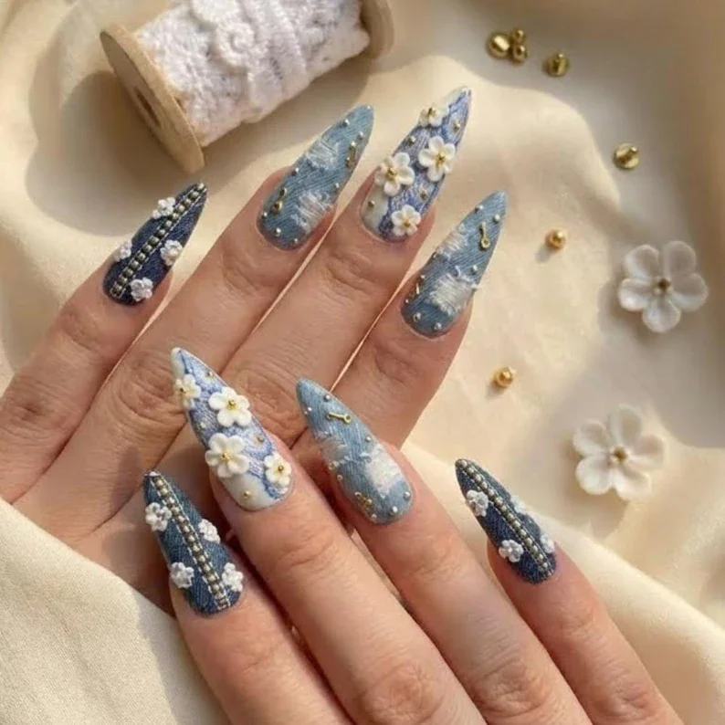 3D white flowers, gold hardware nails, press on nails, custom press on nails, fake nails, Nails Art, stained glass nails, gold press on nails, 3d press on nails, luxury press on nails, handmade press on nails