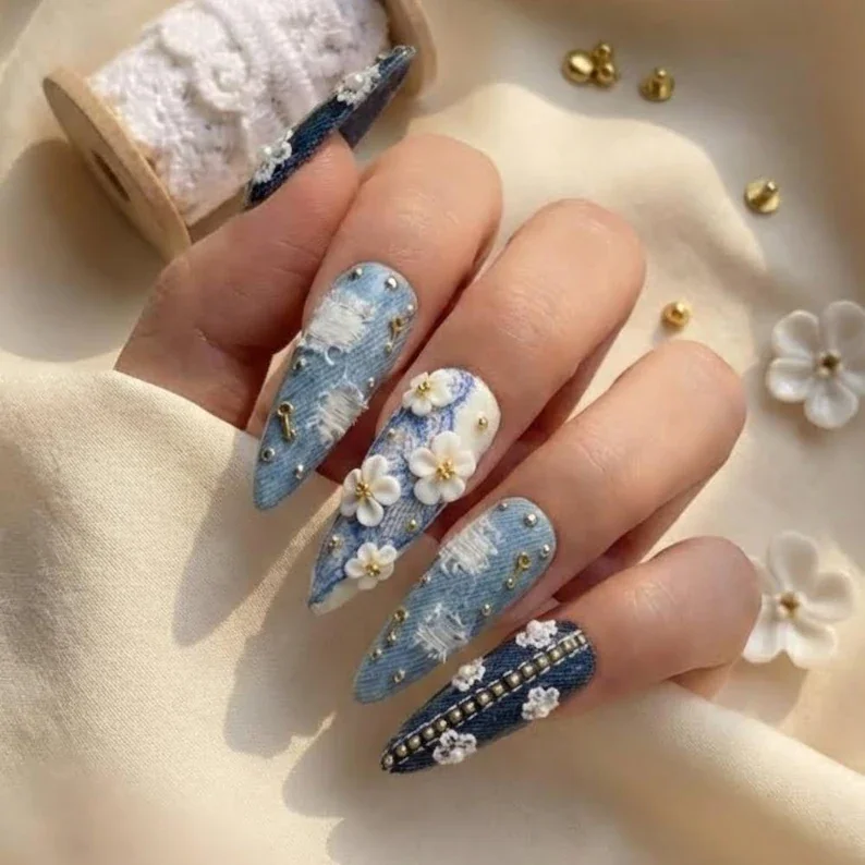 3D white flowers, gold hardware nails, press on nails, custom press on nails, fake nails, Nails Art, stained glass nails, gold press on nails, 3d press on nails, luxury press on nails, handmade press on nails