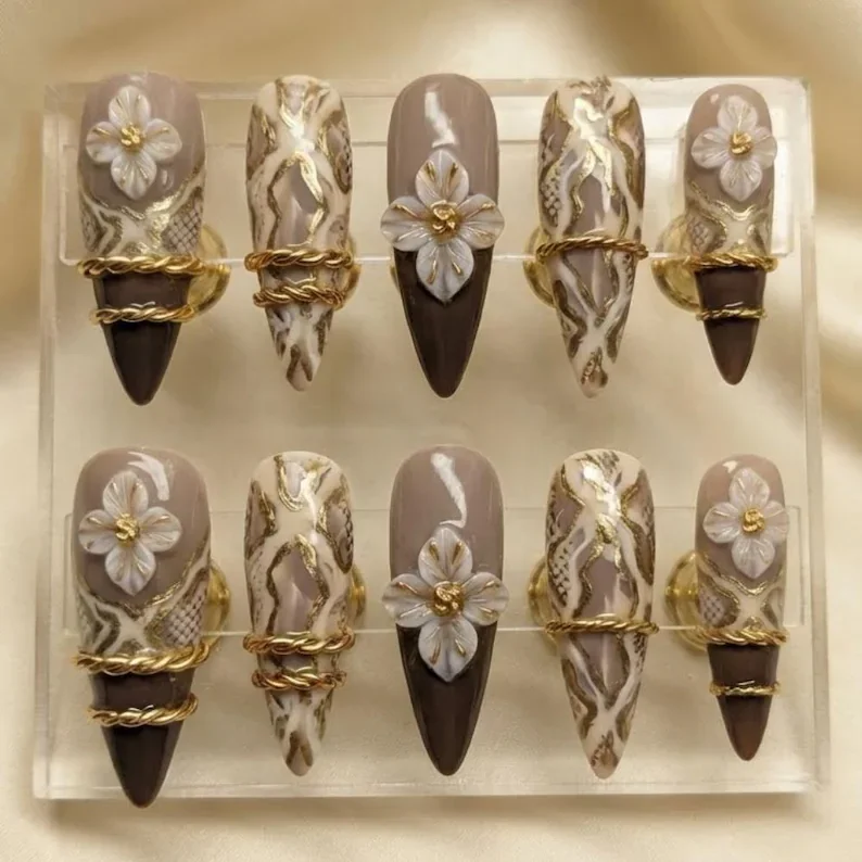 Press On Nail Art, Marble Accent Nails, press on nails, custom press on nails, fake nails, Nails Art, stained glass nails, gold press on nails, 3d press on nails, luxury press on nails, handmade press on nails
