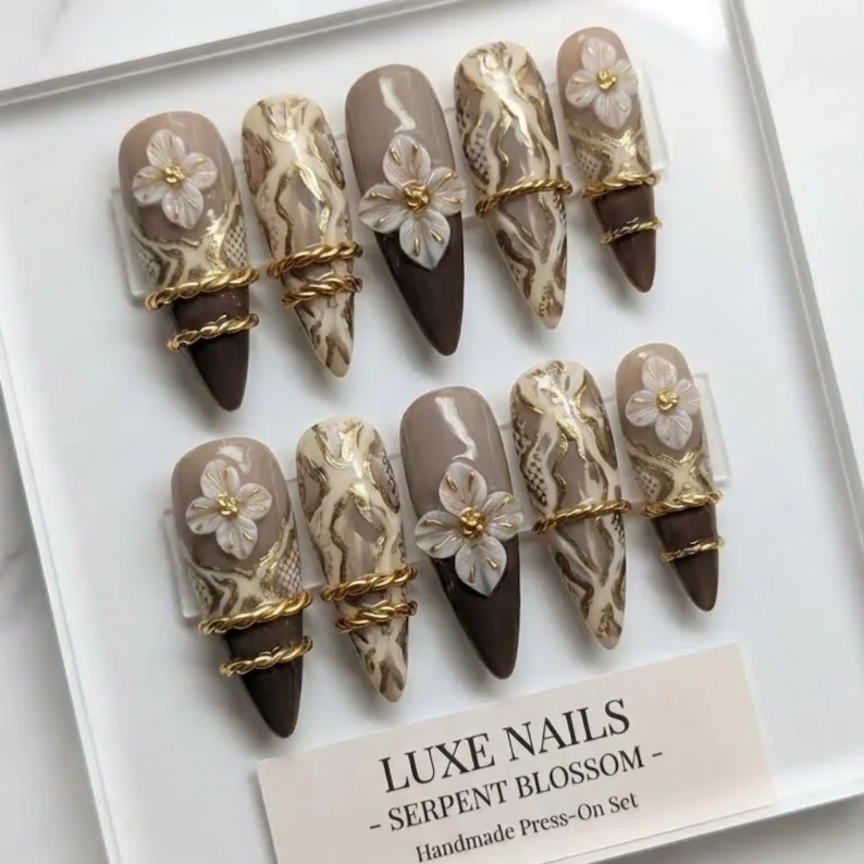 Press On Nail Art, Marble Accent Nails, press on nails, custom press on nails, fake nails, Nails Art, stained glass nails, gold press on nails, 3d press on nails, luxury press on nails, handmade press on nails