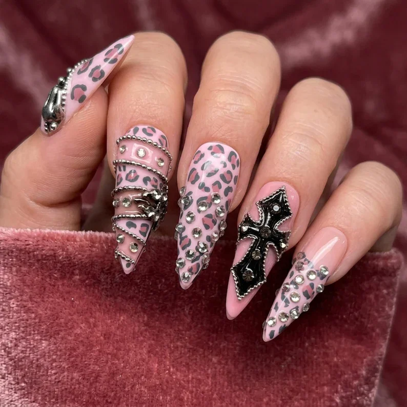 press on nails, custom press on nails, fake nails, Nails Art, stained glass nails, gold press on nails, 3d press on nails, luxury press on nails, handmade press on nails
