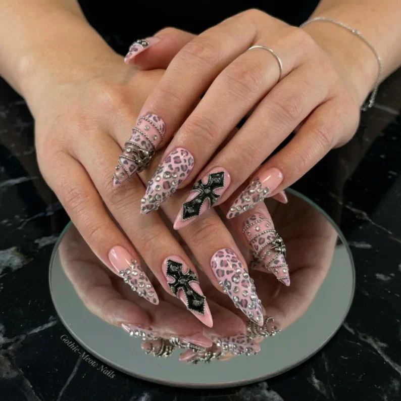press on nails, custom press on nails, fake nails, Nails Art, stained glass nails, gold press on nails, 3d press on nails, luxury press on nails, handmade press on nails