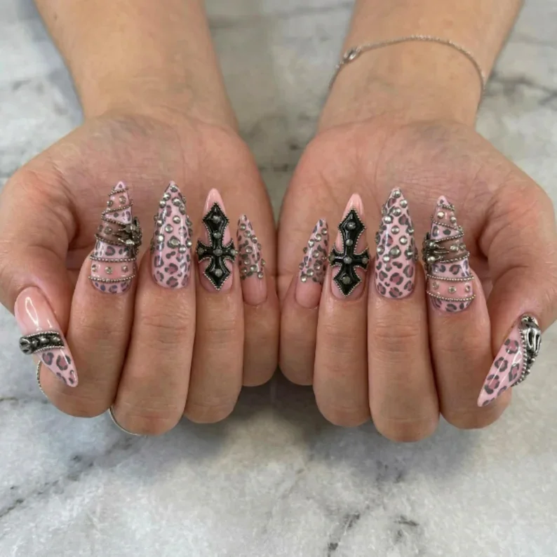 press on nails, custom press on nails, fake nails, Nails Art, stained glass nails, gold press on nails, 3d press on nails, luxury press on nails, handmade press on nails