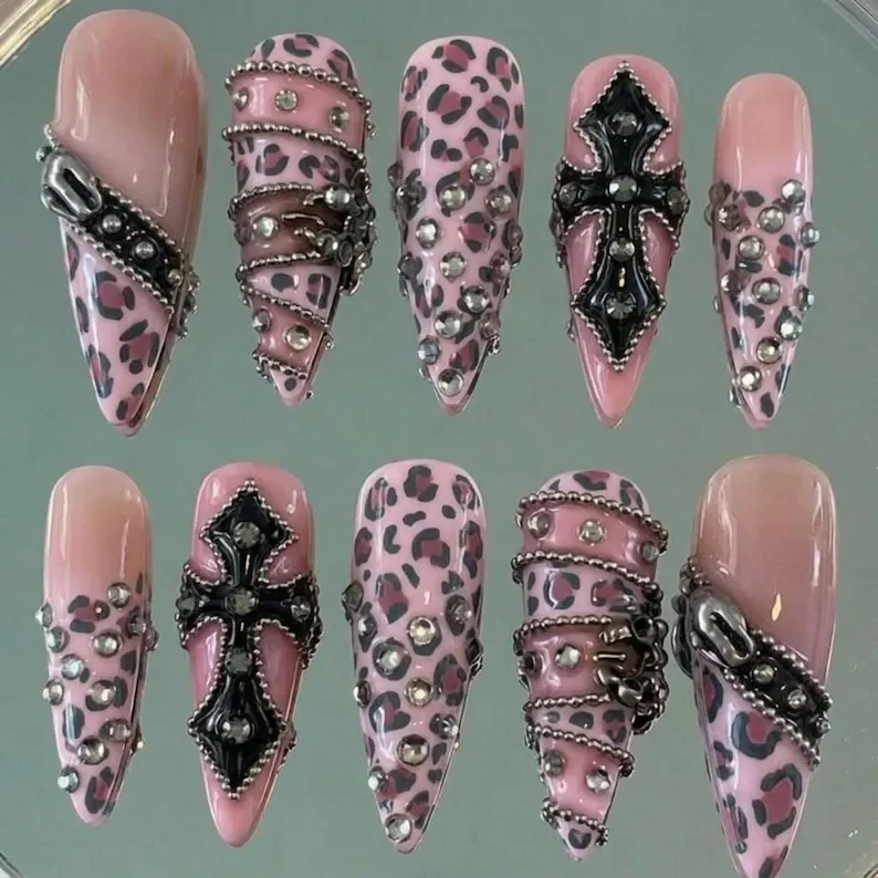 press on nails, custom press on nails, fake nails, Nails Art, stained glass nails, gold press on nails, 3d press on nails, luxury press on nails, handmade press on nails